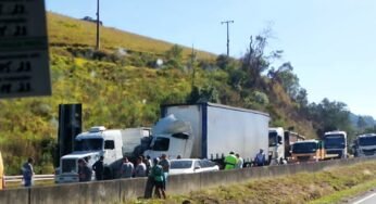 ANTT emite nota após engavetamento provocado por carreta na Fernão Dias