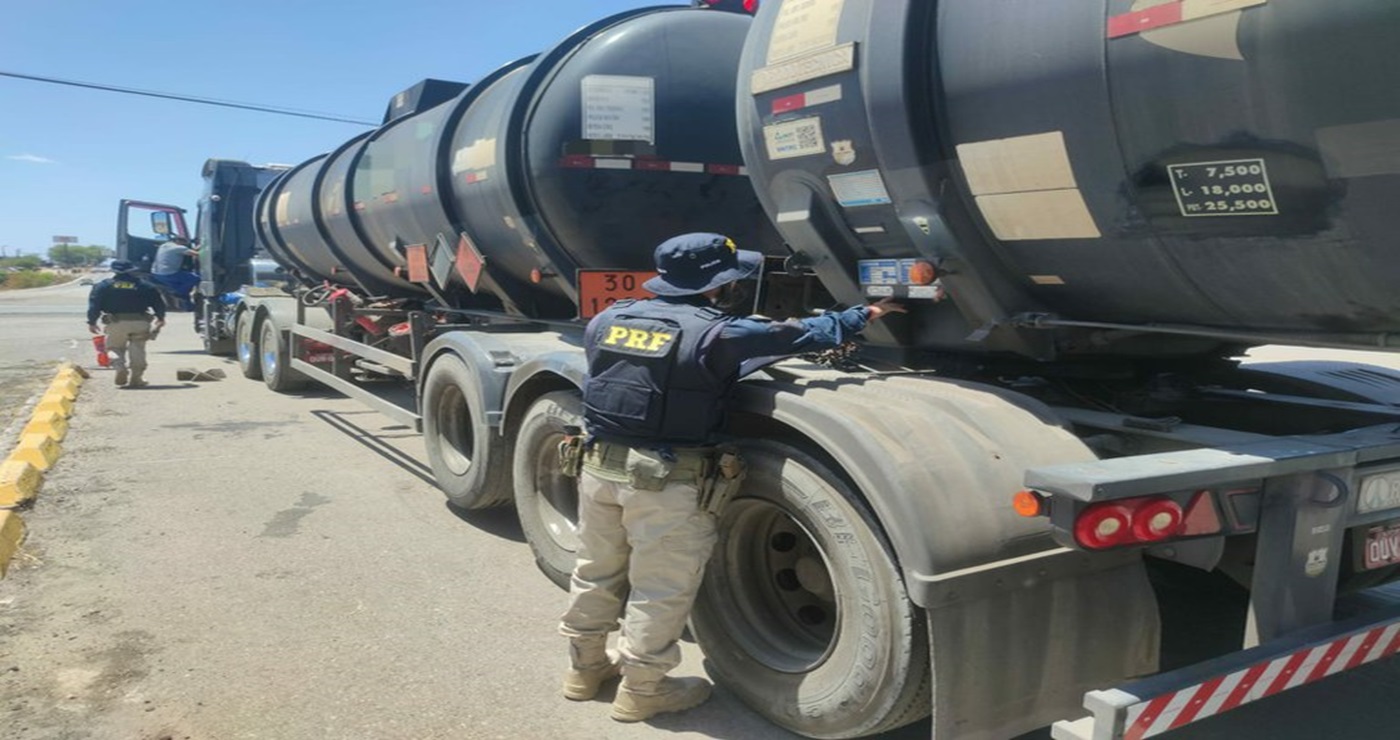 PRF faz operação visando sanar irregularidades em caminhões que transportam produtos perigosos