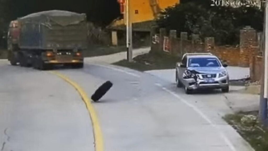 Veja o possível motivo da roda de um caminhão cair durante o tráfego