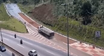 Carreta utiliza com sucesso área de escape do Anel Rodoviário de BH e evite acidente