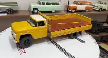 Artesão brasileiro encanta com miniaturas de veículos em escala perfeita