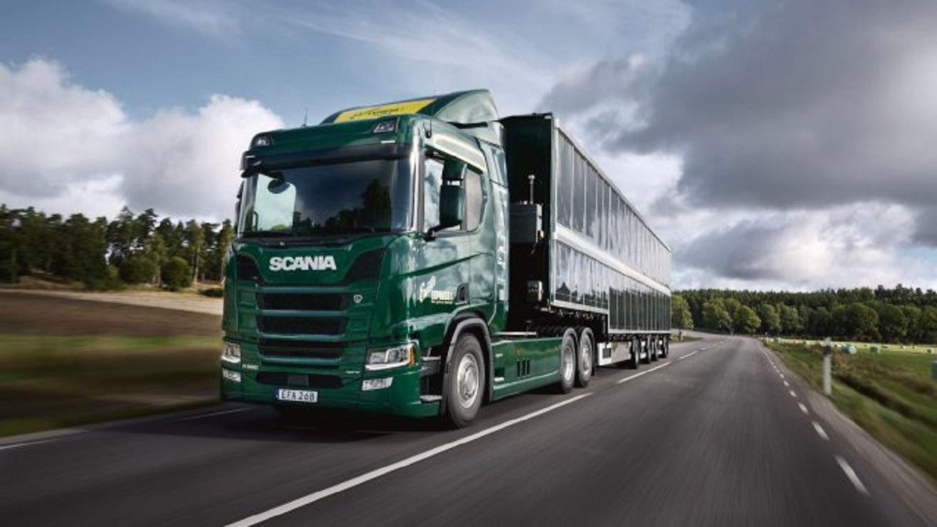 Caminhão solar da Scania promete redução de 40% no consumo de combustível