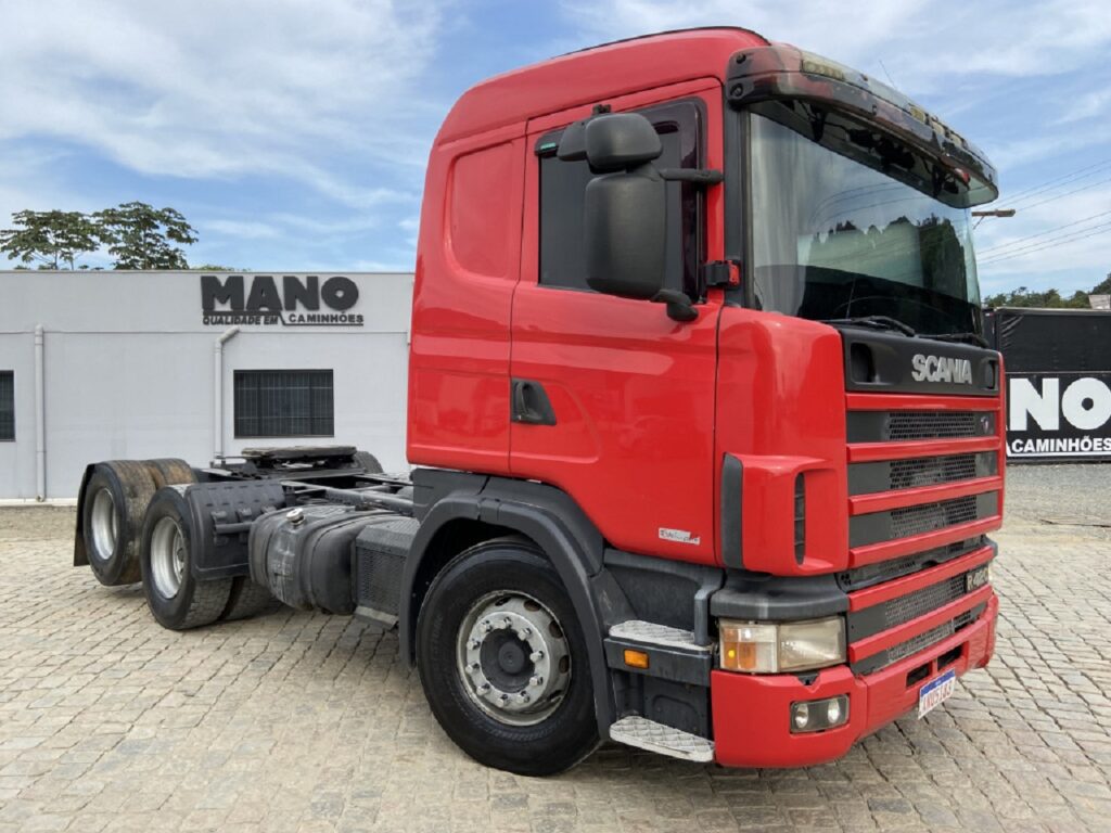 Caminhoneiro compartilha sua experiência com o Scania R420