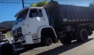 Caminhoneiro enfrenta desafios na busca por recuperar caminhão roubado em desmanche