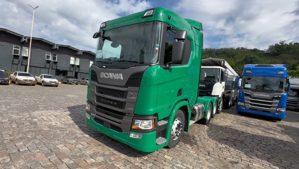 Conheça o primeiro Scania 460 super verde eucalipto