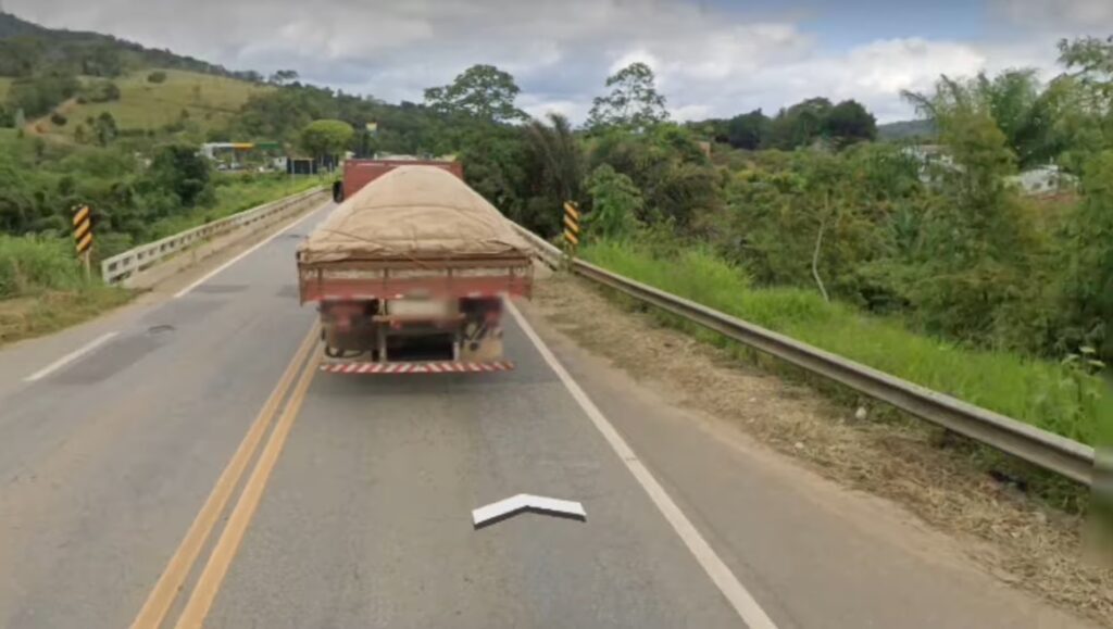 Caminhoneiro alerta colegas: Bandidos estão fazendo arrastão no entroncamento de Valença