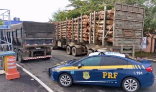 PRF apreende dois caminhões por excesso de peso em Bento Gonçalves