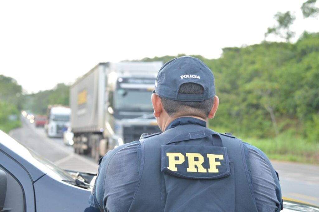 PRF emite 1.195 multas durante a Operação Natal 2023