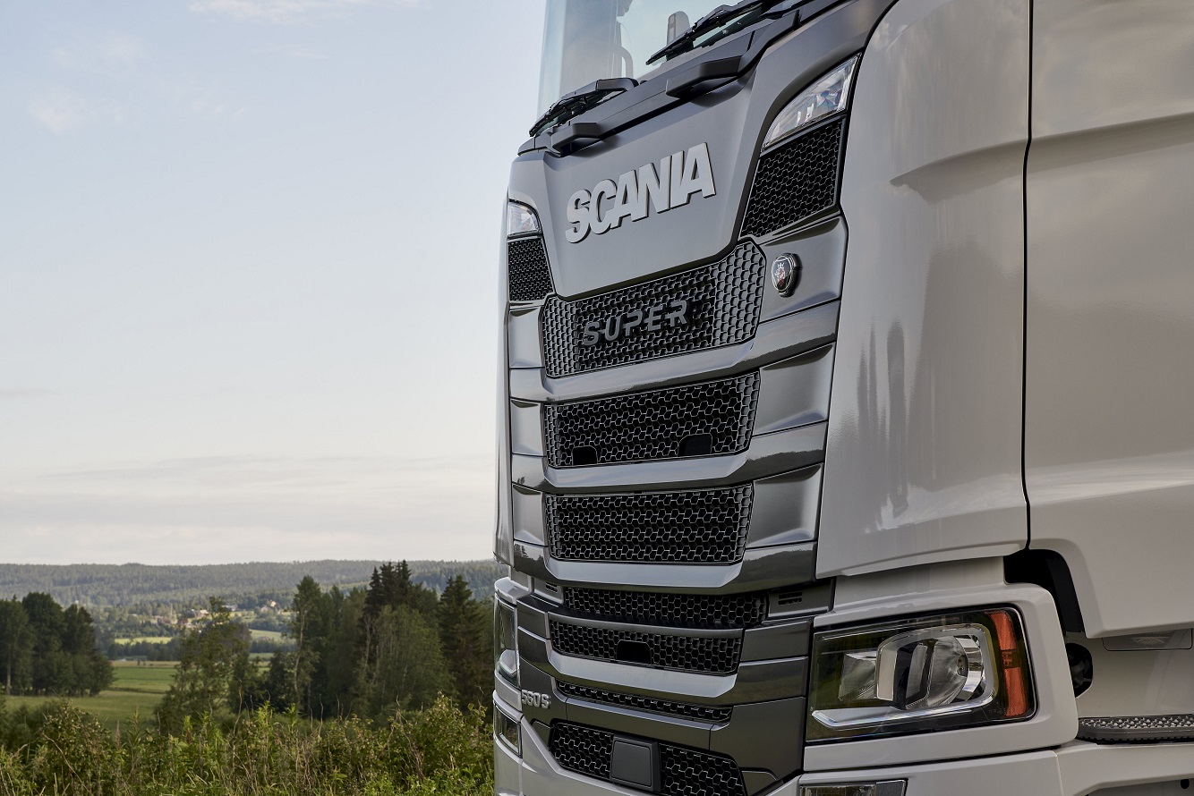 Scania 560R Super recebe reconhecimento duplo como melhor caminhão pesado e melhor caminhão do estradão