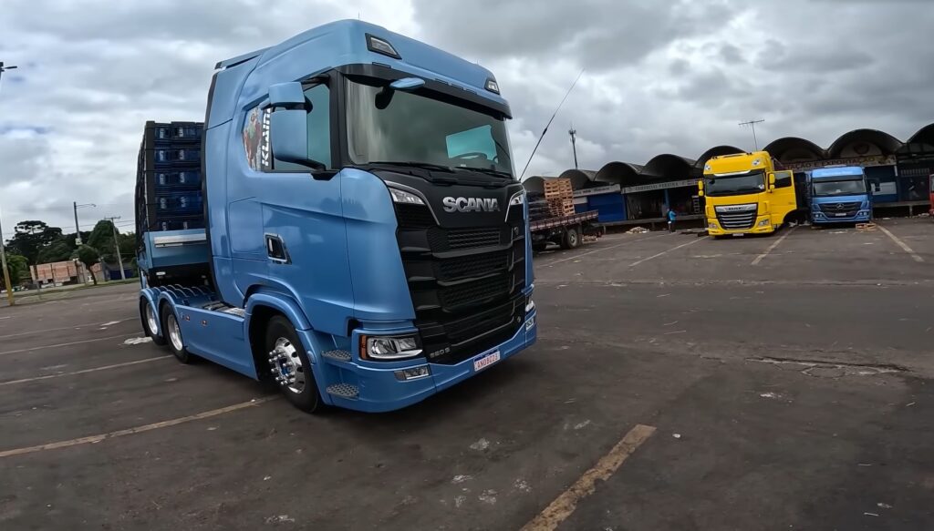 Conheça a exclusiva Scania 620 V8 no Brasil