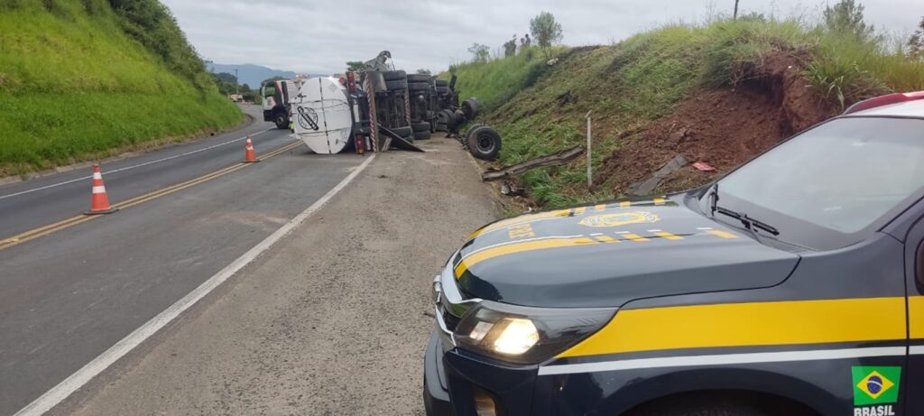 Tragédia na BR-277: Pai falece em acidente e filho é resgatado após tombamento de caminhão