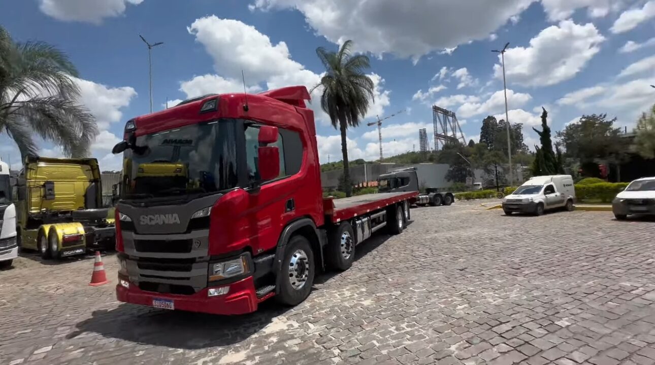 Veja quanto custa a novo Scania P360 com uma prancha de 11 metros