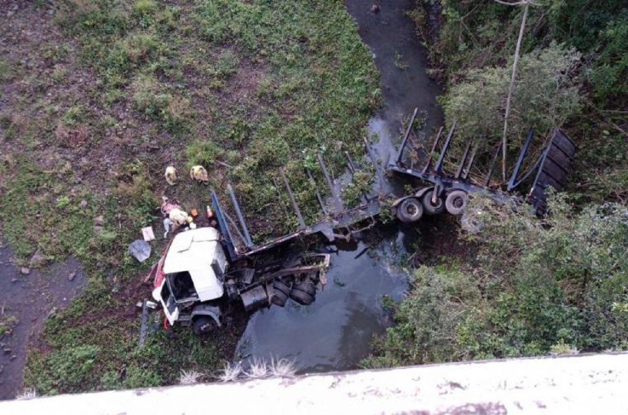 Caminhoneiro realiza sonho em forma filho em médico, mas sua última viagem não teve fim