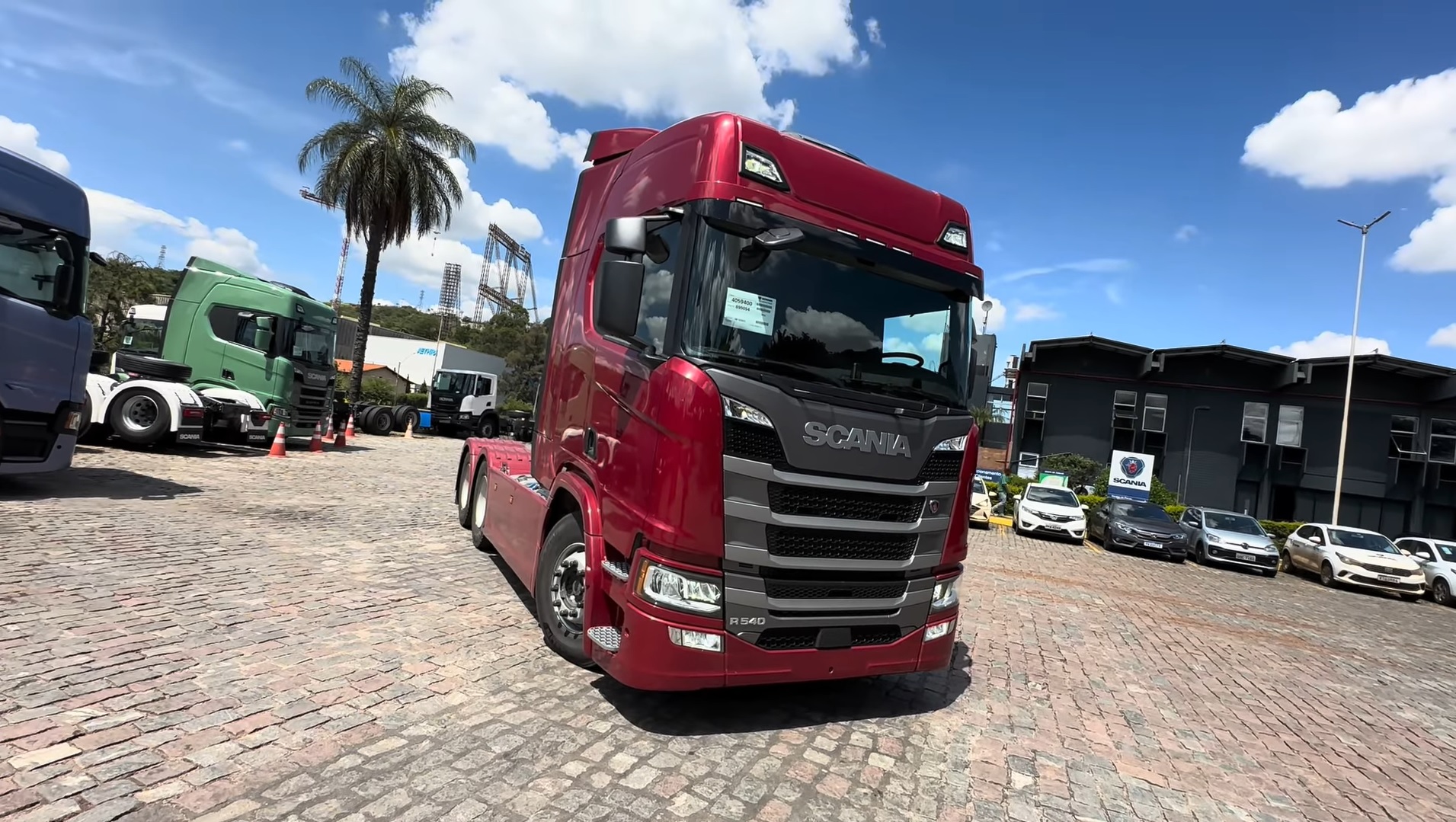 Conheça a nova geração do Scania R 540 Plus com suspensão pneumática e transferência de carga