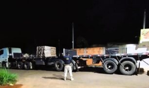 PRF apreende caminhão adulterado em Formosa, Goiás