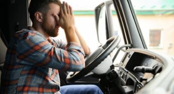 Qual a causa do déficit de caminhoneiros no mercado?