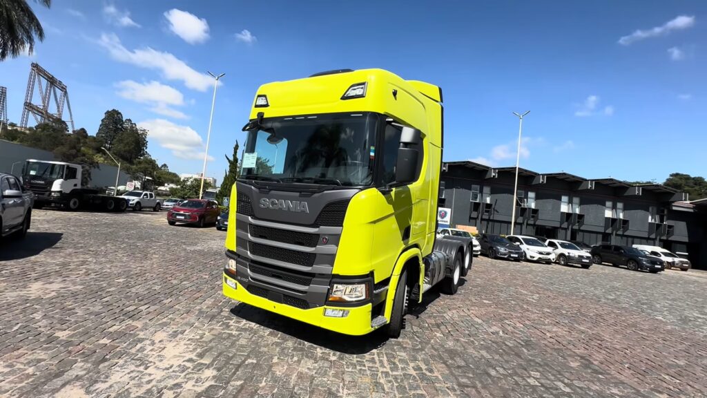 Scania R450 Plus: veja nova cor multilixo e mais detalhes da nova geração