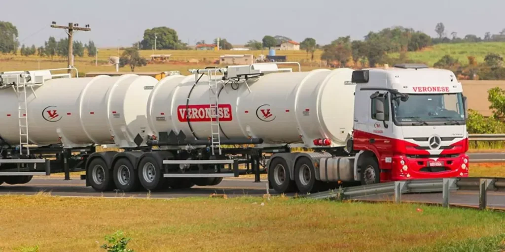 Transportadora Veronese abre para motorista carreteiro