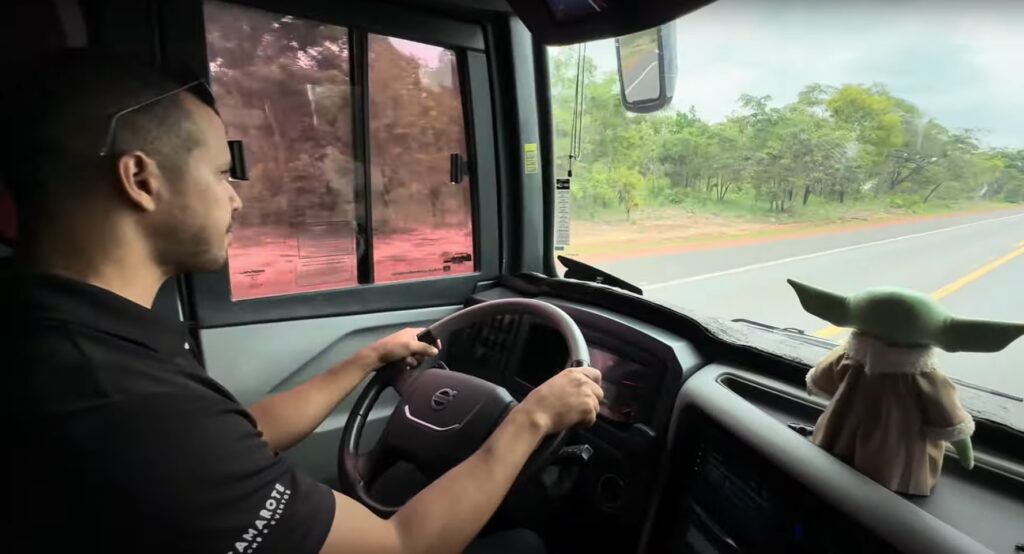 Veja como usar freio motor em caminhão Volvo