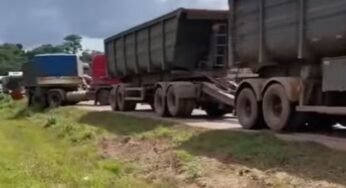 Tragédia na Estrada, engavetamento com carreta deixa família morta