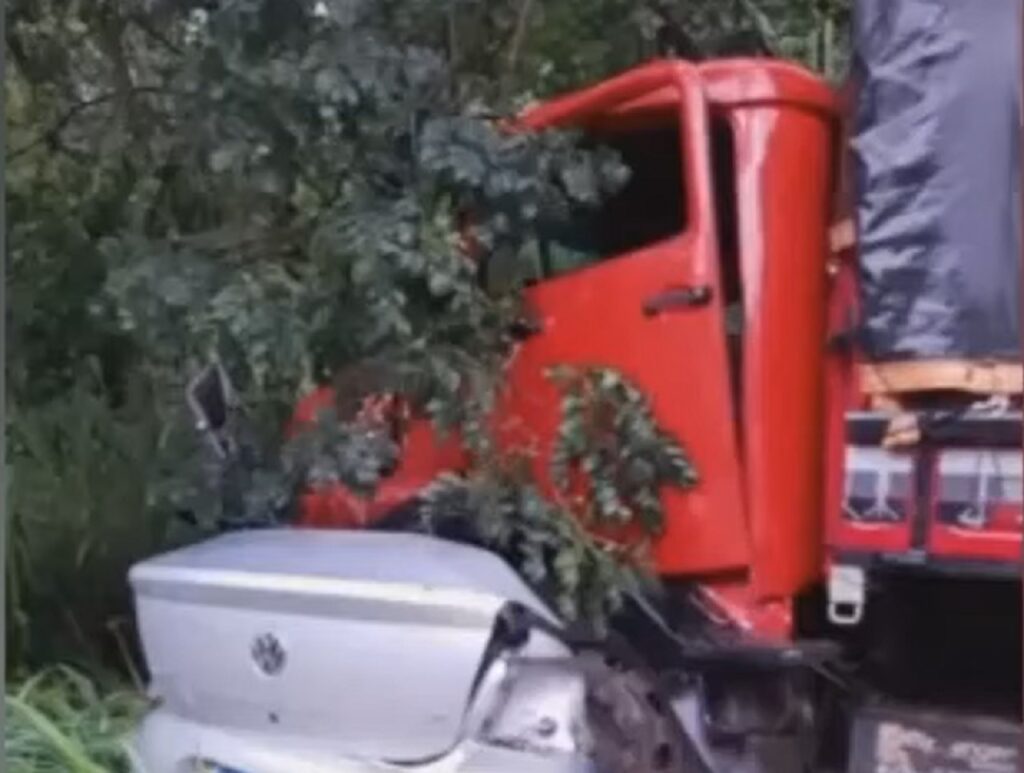 Trágico acidente na BR-251 resulta em morte de jovem motorista