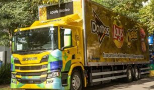 PepsiCo inicia operações com caminhão elétrico semipesado para distribuição de produtos