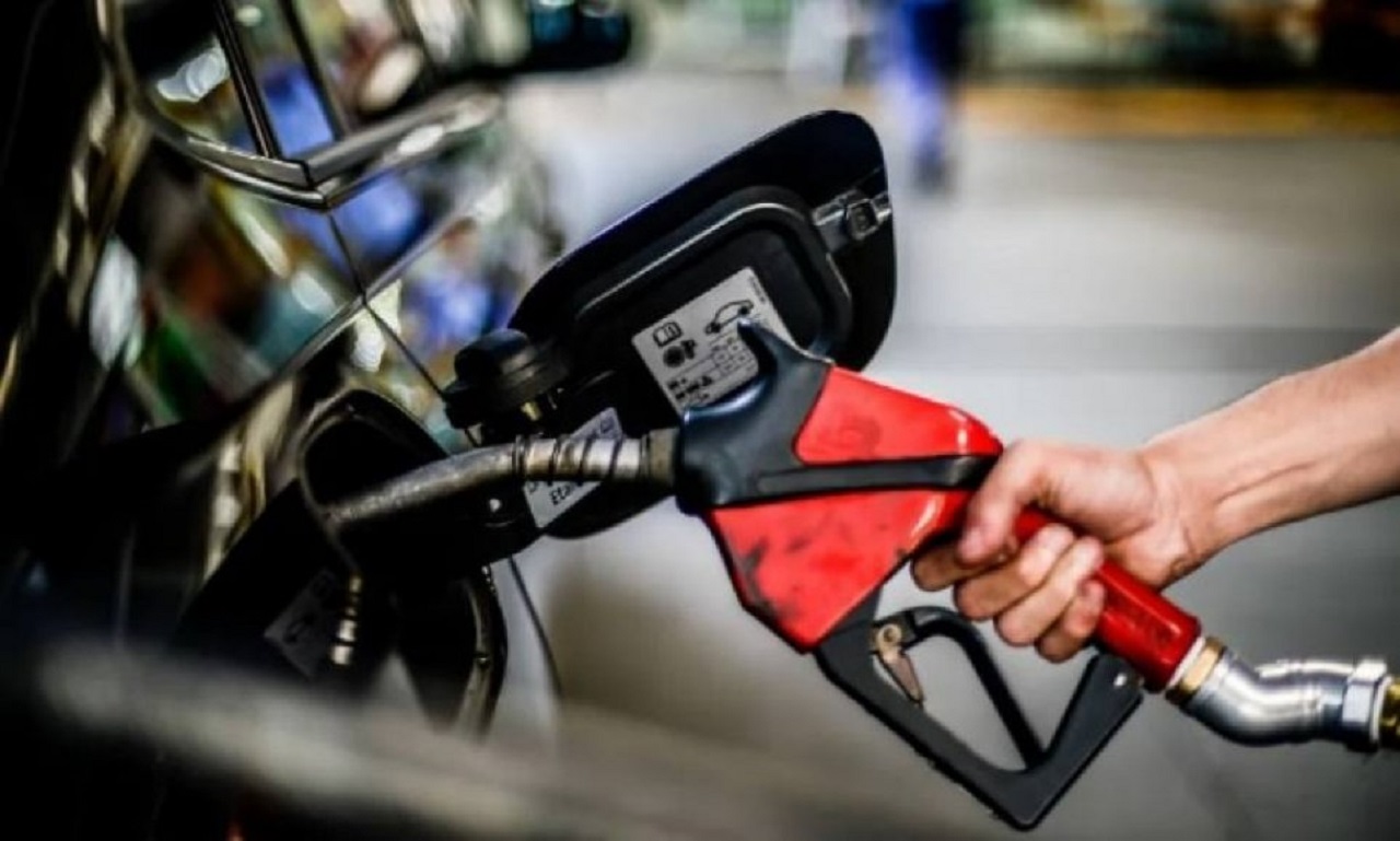 Variação de preços dos combustíveis: gasolina e etanol em alta, diesel em queda