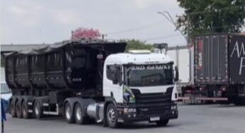 Caminhoneiro inova e transporta abóboras em caminhão-caçamba