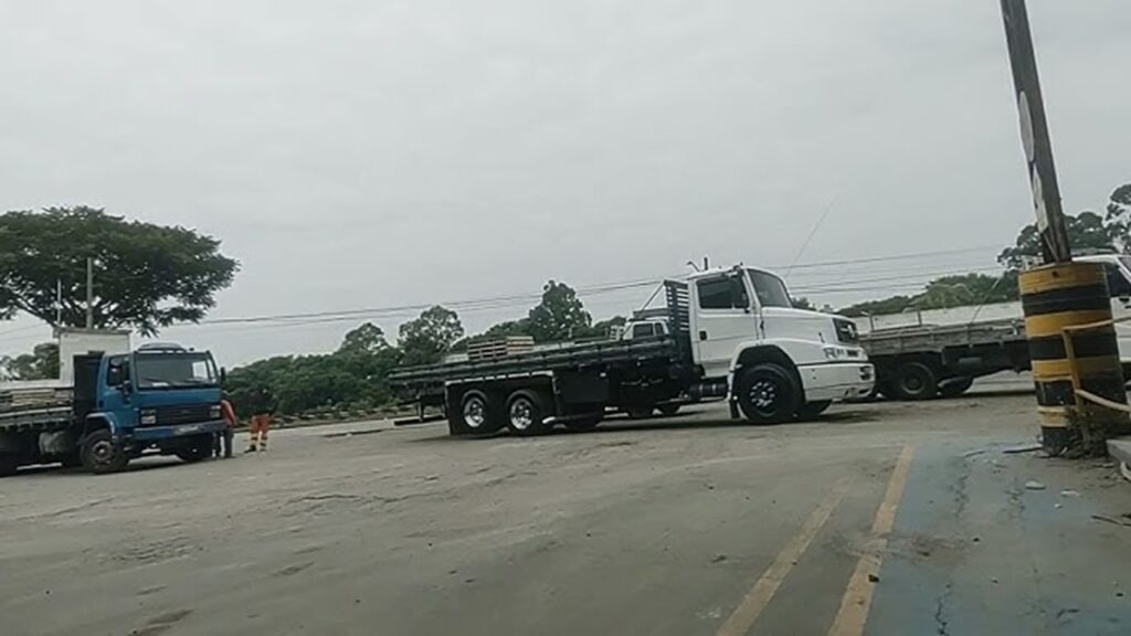 Caminhoneiros alegam abuso em caso de fiscalização de camas gaúchas pela PRF