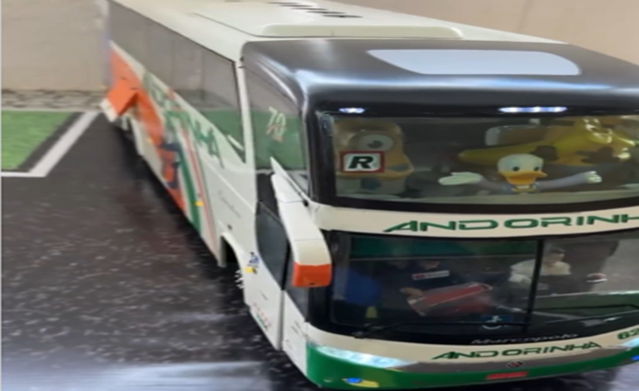 Mini ônibus da Andorinha: réplica funcional surpreende nas redes sociais