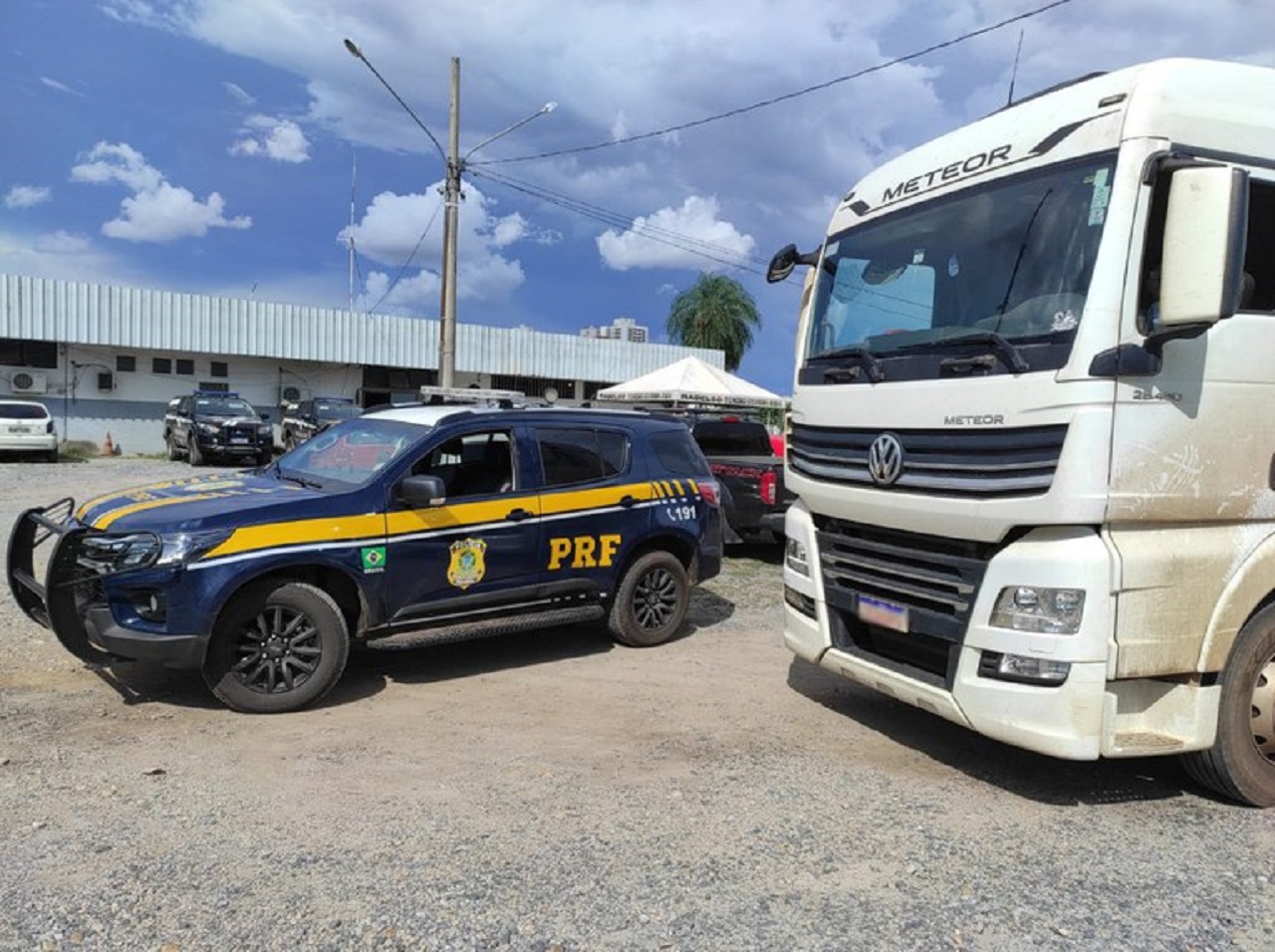 PRF recupera dois caminhões no final de semana, em Mato Grosso