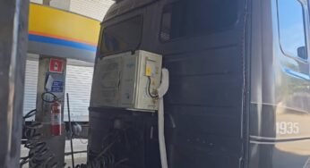 Veja um ar condicionado diferente instalado em um caminhão