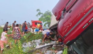 Caminhão carregado de cerveja é saqueado em Sergipe