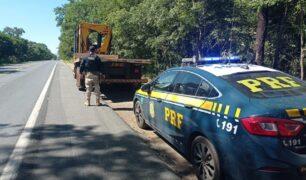 Caminhão roubado no estado de São Paulo é encontrado em Minas Gerais pela PRF