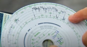 Decifrando os riscos do tacógrafo, entenda o que significam as marcações no centro