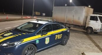 PRF recupera caminhão roubado em Minas Gerais