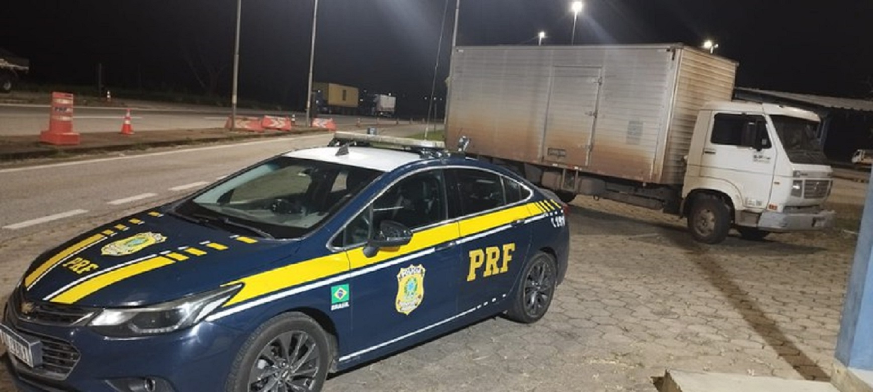 PRF recupera caminhão roubado em Minas Gerais