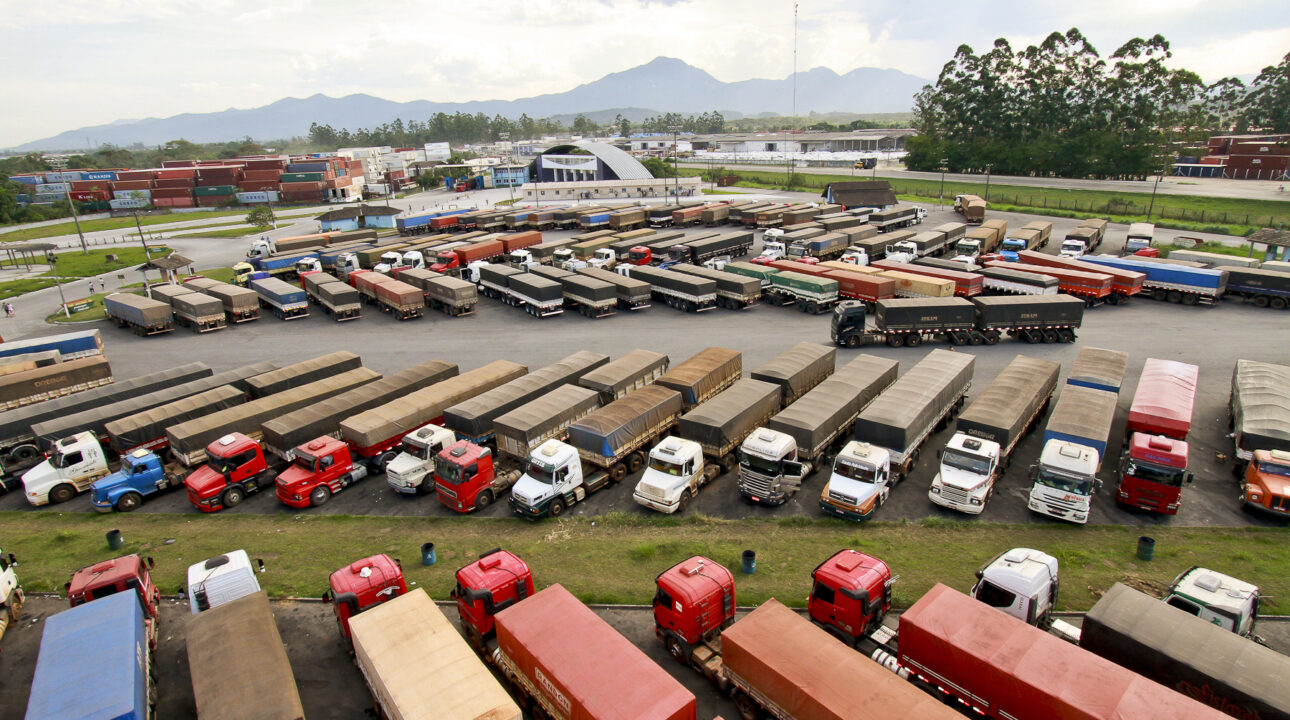 Falta de motoristas em Santa Catarina dar prejuizo de quase R$ 30 milhões por mês