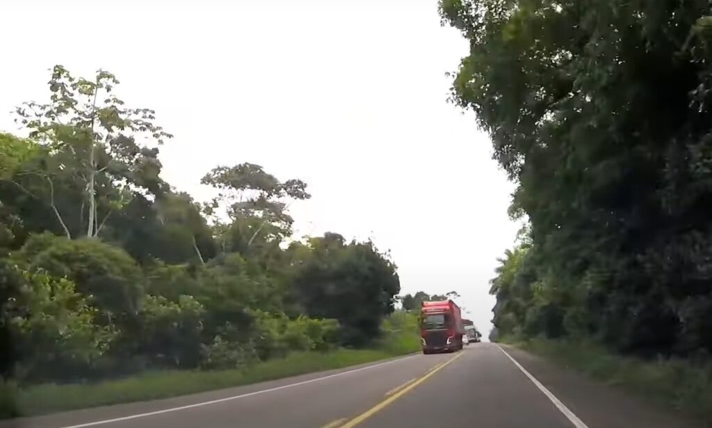 Conheça a BR-330, rodovia do Sul da Bahia