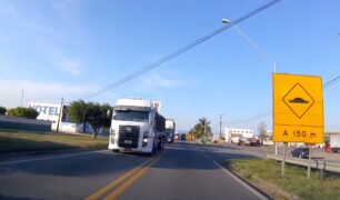 Emoção e desafios: o fluxo de caminhões na BR-116 em Jaguaquara, Bahia