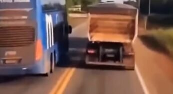 Ônibus é flagrado ultrapassando carreta em faixa contínua