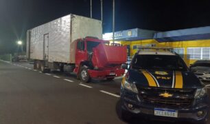 Recuperação de caminhão roubado pela polícia Rodoviária Federal na BR-050