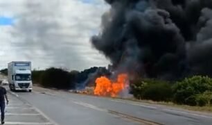 Caminhoneiro morre após caminhão pegar fogo