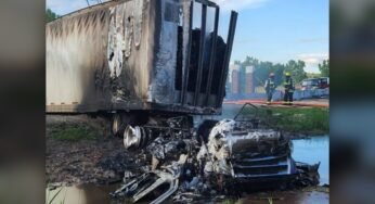Motorista de caminhão escapa de veículo em chamas com ajuda de outro caminhoneiro