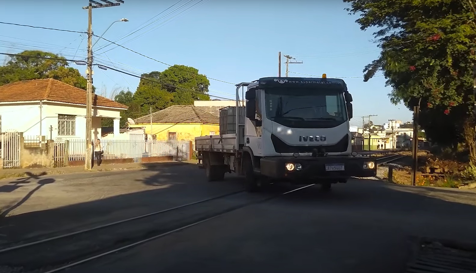 TREM vs CAMINHÃO: ATENÇÃO REDOBRADA