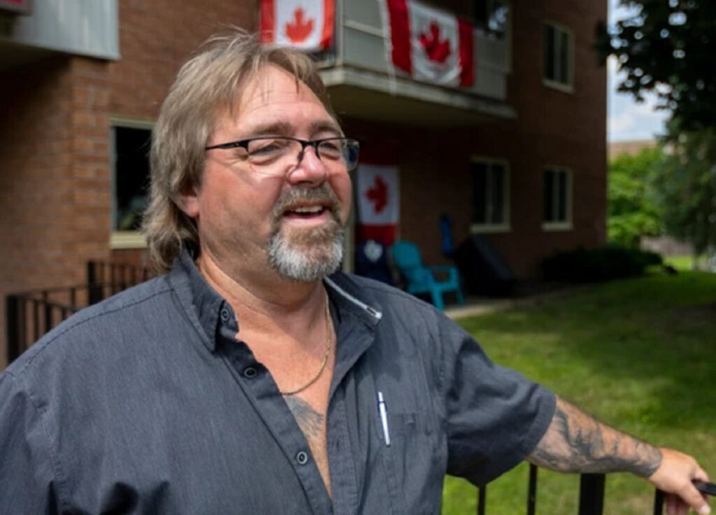 Caminhoneiro é homenageado por ato de bravura nos EUA