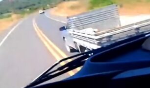 Caminhoneiro filma o próprio acidente após discussão no trânsito