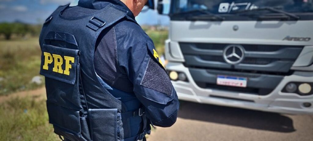 PRF flagra dois motoristas trafegando com CNH suspensa em Sergipe