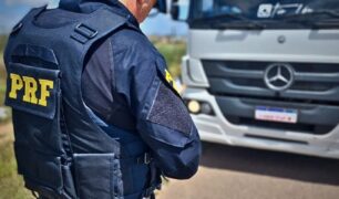 PRF flagra dois motoristas trafegando com CNH suspensa em Sergipe