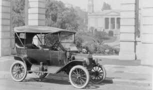 Caçadores de relíquias encontram caminhão de entrega de 1917 nos EUA